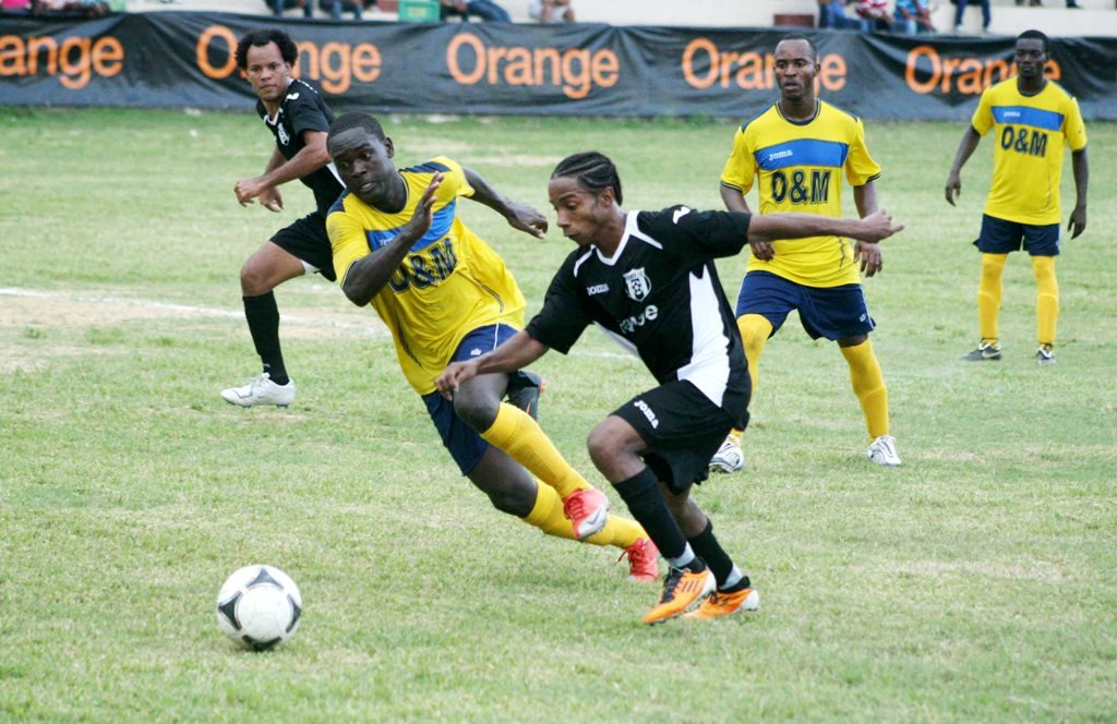  El nacional haitiano Kens German anoto el primer gol de Moca